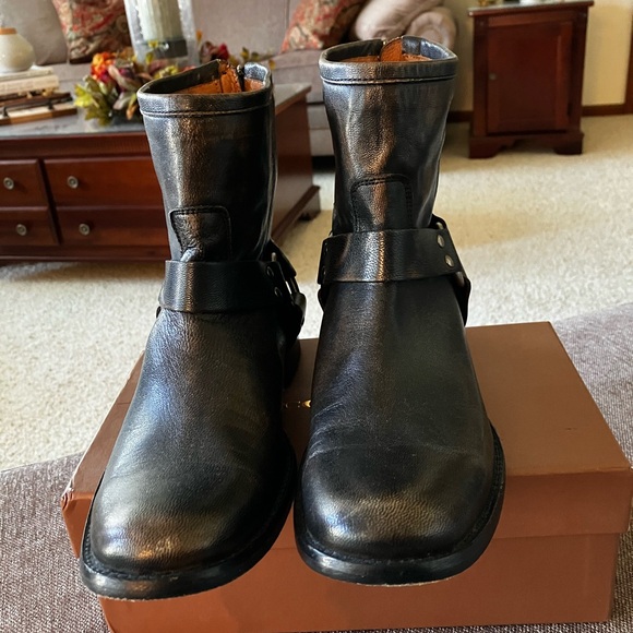 ❤️ EUC Frye Brown Leather Short Zip Boot 7.5 - Picture 2 of 8